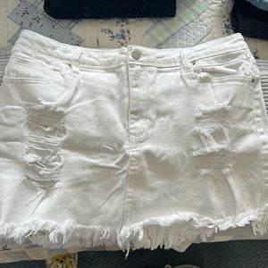 Tractr Blu White Denim Skirt with Rips, Size L (fits like 27/28)